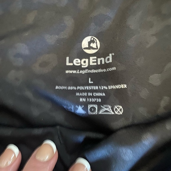 Leg End active wear black leopard leggings with pockets - Picture 8 of 11